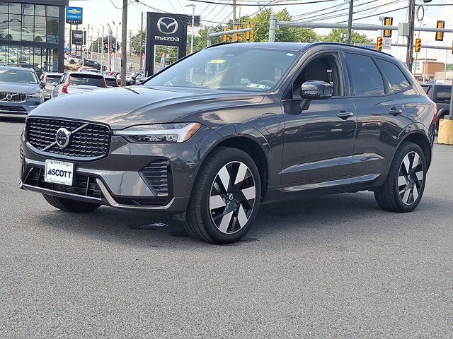 2024 Volvo XC60 Recharge Plug-In Hybrid Ultimate Dark Theme