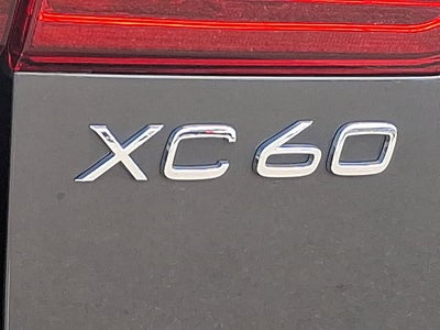 2024 Volvo XC60 Recharge Plug-In Hybrid Ultimate Dark Theme