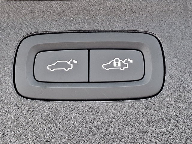 2025 Volvo XC90 Plug-In Hybrid Ultra