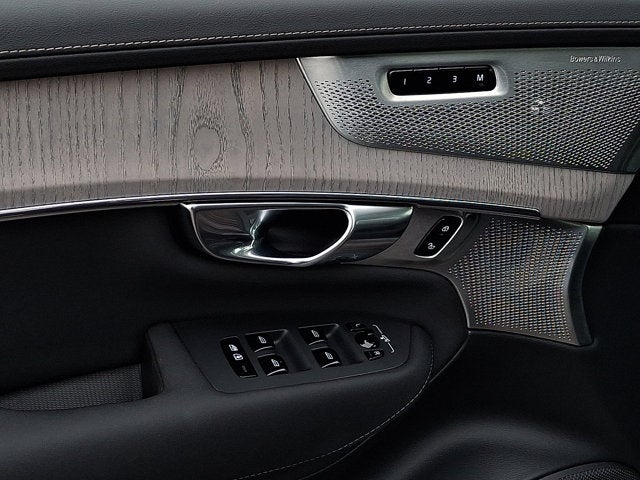 2025 Volvo XC90 Plug-In Hybrid Ultra