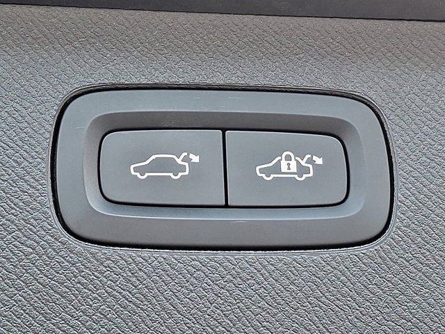 2025 Volvo XC90 Plug-In Hybrid Ultra