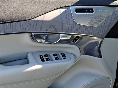 2025 Volvo XC90 Plug-In Hybrid Ultra