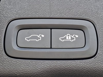 2025 Volvo XC60 Plug-In Hybrid Plus