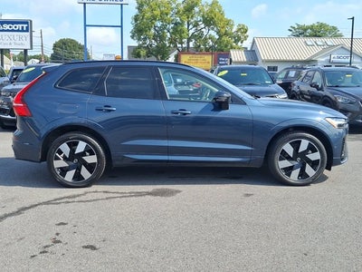 2025 Volvo XC60 Plug-In Hybrid Plus