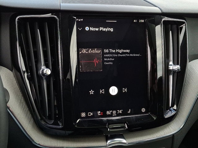 2025 Volvo XC60 Plug-In Hybrid Plus