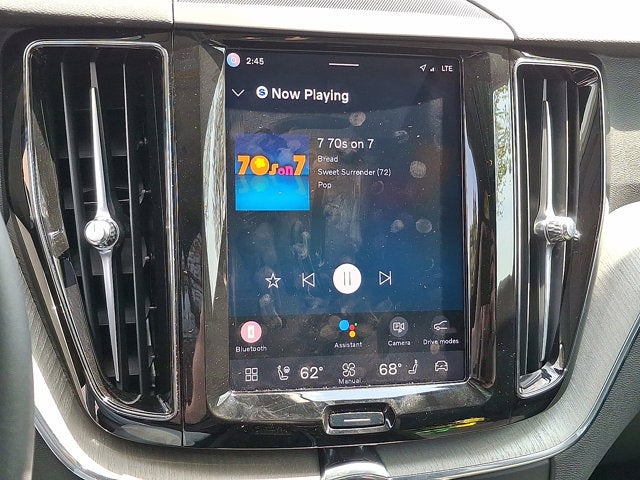 2025 Volvo XC60 Plug-In Hybrid Plus