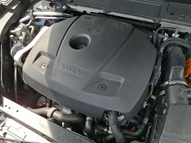 2025 Volvo XC60 Plug-In Hybrid Plus