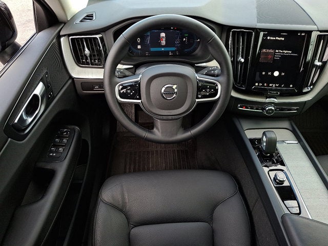 2025 Volvo XC60 Plug-In Hybrid Plus