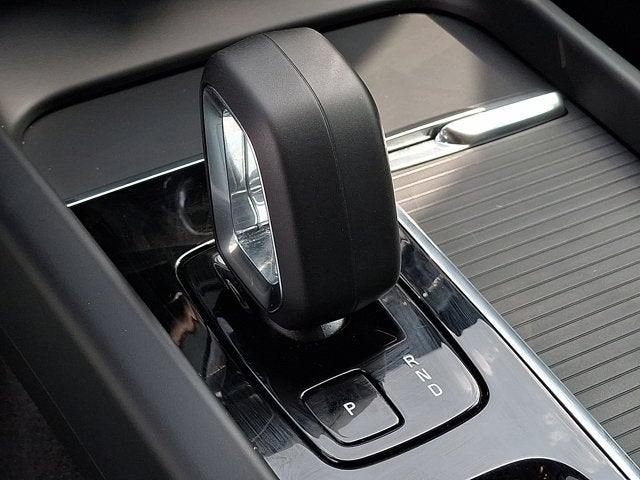 2025 Volvo XC60 Plug-In Hybrid Core