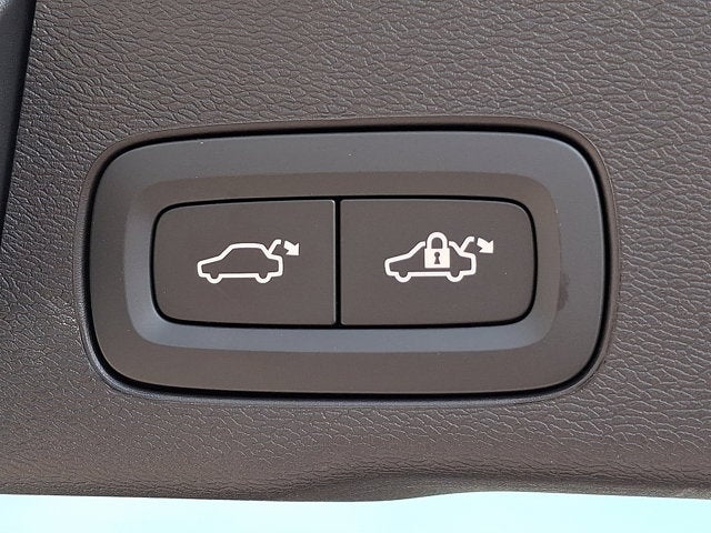 2025 Volvo XC60 Plug-In Hybrid Core