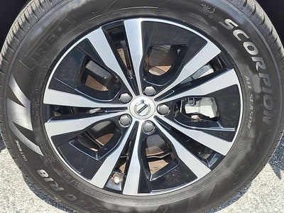 2025 Volvo XC60 Plug-In Hybrid Core
