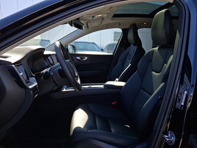 2025 Volvo XC60 Plug-In Hybrid Core