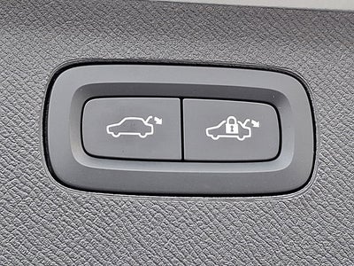 2024 Volvo XC90 Plus Bright Theme