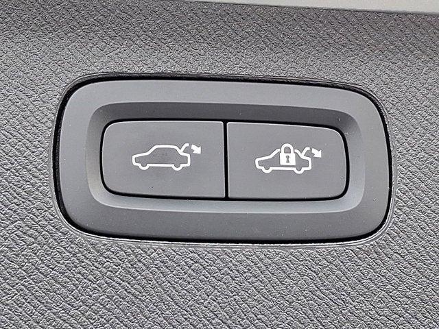 2024 Volvo XC90 Plus Bright Theme