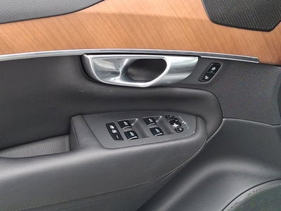 2024 Volvo XC90 Plus Bright Theme