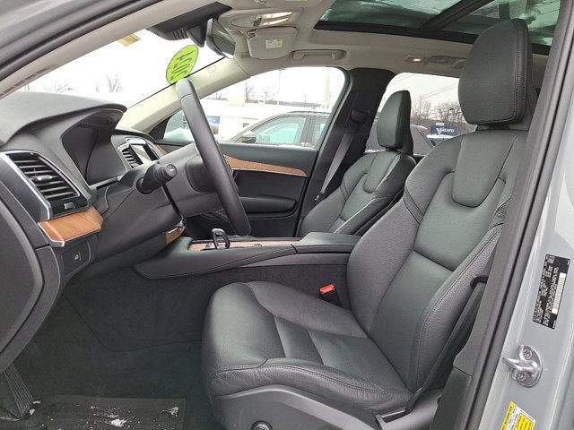 2024 Volvo XC90 Plus Bright Theme