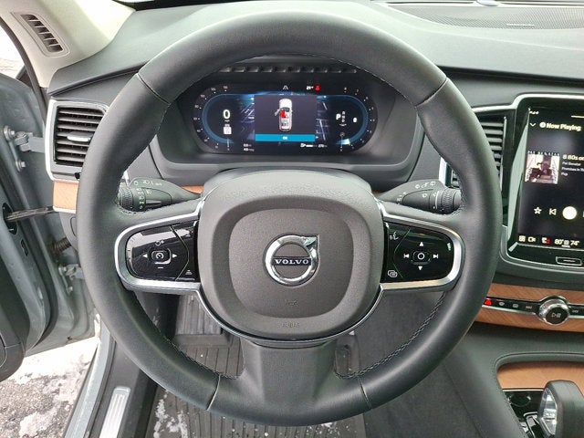 2024 Volvo XC90 Plus Bright Theme