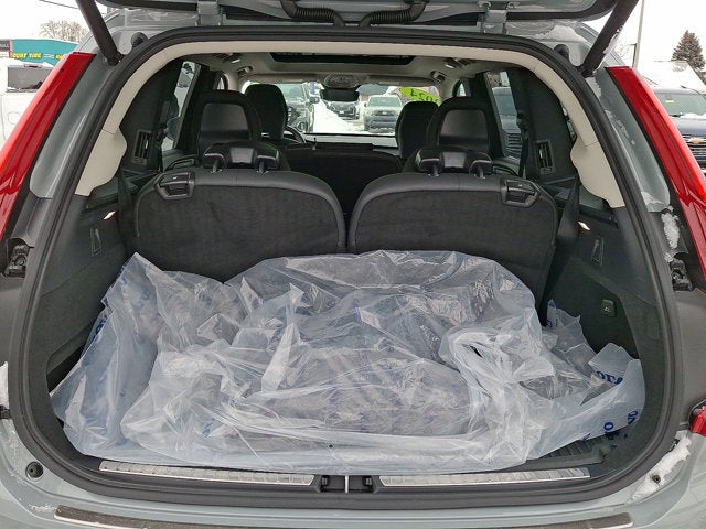 2024 Volvo XC90 Plus Bright Theme