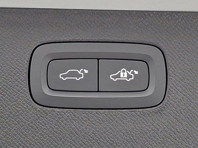 2024 Volvo XC90 Plus Bright Theme