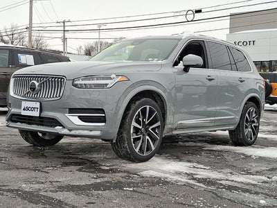 2024 Volvo XC90 Plus Bright Theme