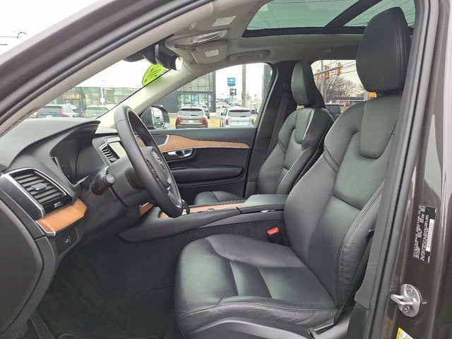 2024 Volvo XC90 Plus Bright Theme
