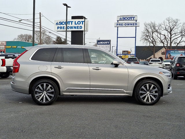 2024 Volvo XC90 Plus Bright Theme