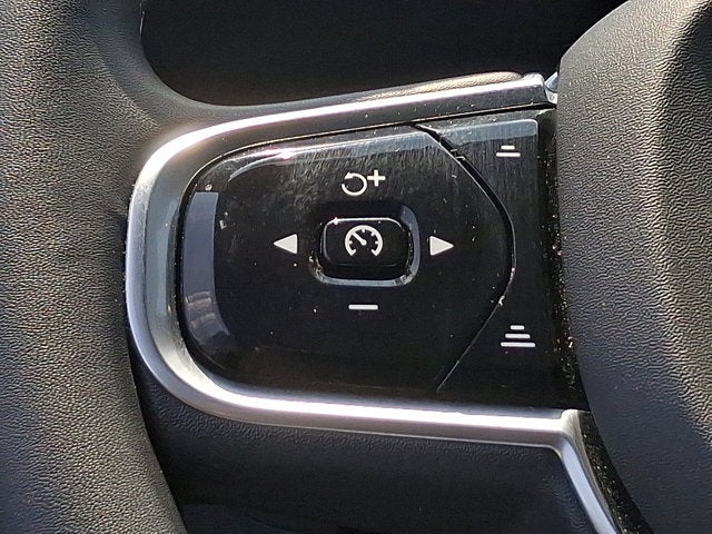 2023 Volvo XC60 Ultimate Bright Theme