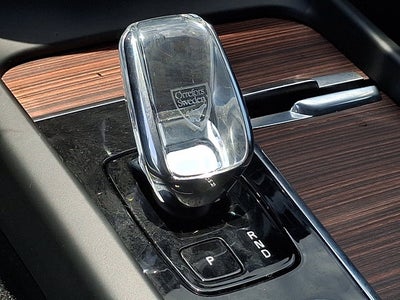 2023 Volvo XC60 Ultimate Bright Theme