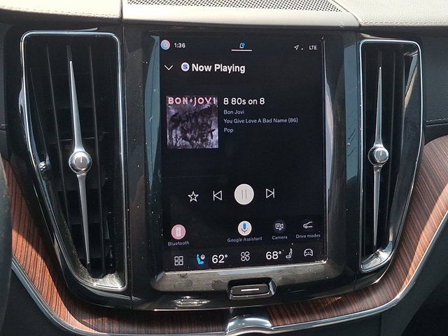 2023 Volvo XC60 Ultimate Bright Theme