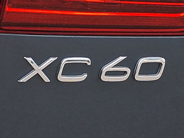 2023 Volvo XC60 Ultimate Bright Theme