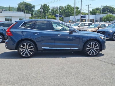 2023 Volvo XC60 Ultimate Bright Theme