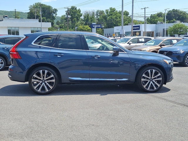 2023 Volvo XC60 Ultimate Bright Theme