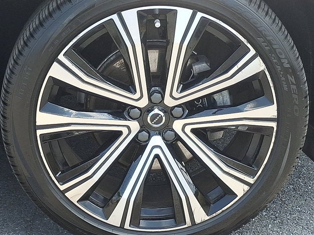 2023 Volvo XC60 Ultimate Bright Theme