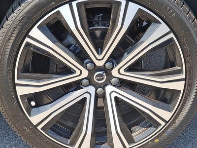 2023 Volvo XC60 Ultimate Bright Theme