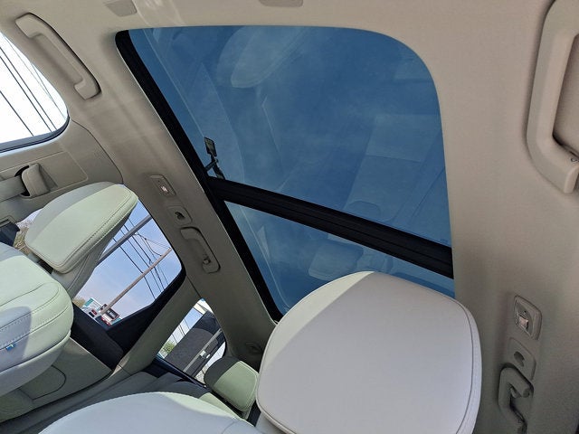 2023 Volvo XC60 Ultimate Bright Theme