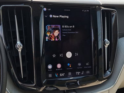 2023 Volvo XC60 Ultimate Bright Theme