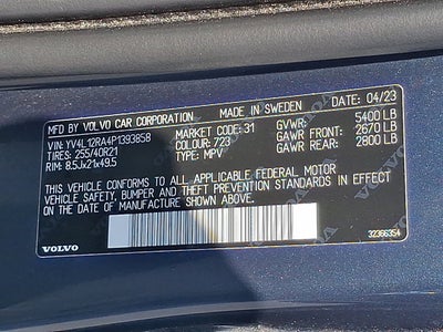 2023 Volvo XC60 Ultimate Bright Theme