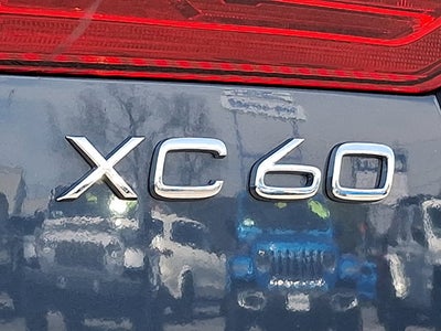 2023 Volvo XC60 Ultimate Bright Theme
