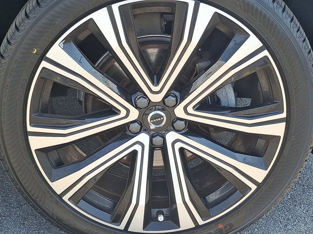 2023 Volvo XC60 Ultimate Bright Theme