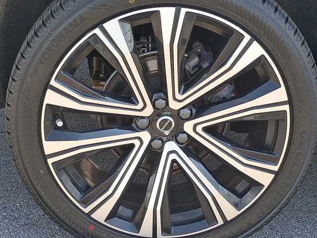 2023 Volvo XC60 Ultimate Bright Theme