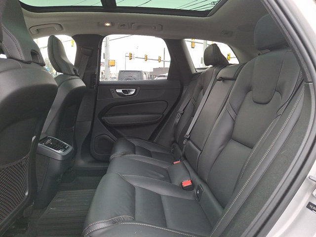 2023 Volvo XC60 Ultimate Bright Theme