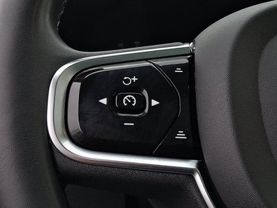 2023 Volvo XC60 Ultimate Bright Theme