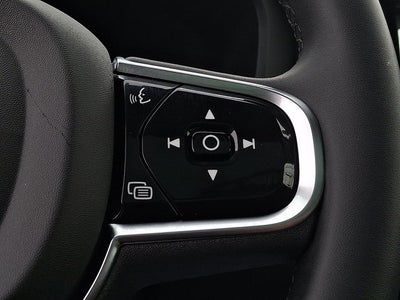 2023 Volvo XC60 Ultimate Bright Theme