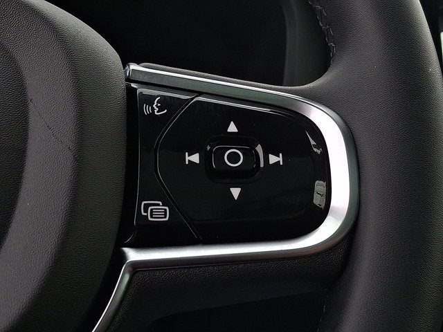 2023 Volvo XC60 Ultimate Bright Theme