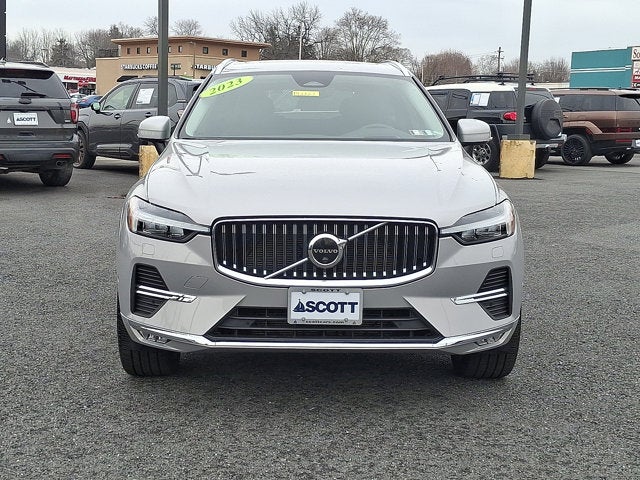 2023 Volvo XC60 Ultimate Bright Theme