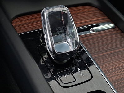 2023 Volvo XC60 Ultimate Bright Theme