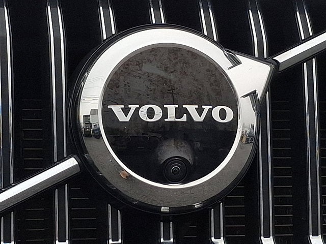 2023 Volvo XC60 Ultimate Bright Theme