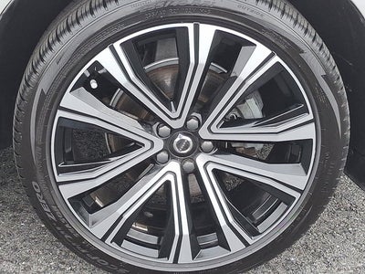 2023 Volvo XC60 Ultimate Bright Theme