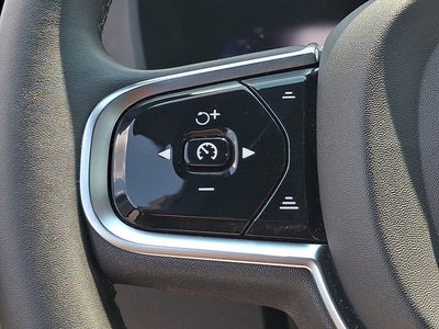 2024 Volvo XC60 Plus Dark Theme