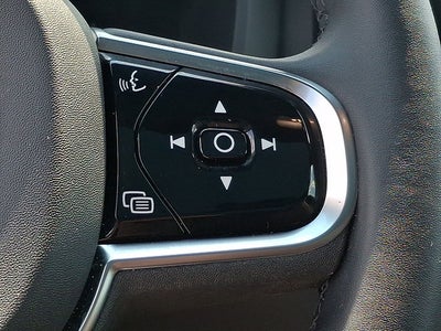 2024 Volvo XC60 Plus Dark Theme
